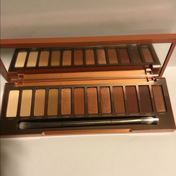 Eyeshadow palette - Picture 2 of 8
